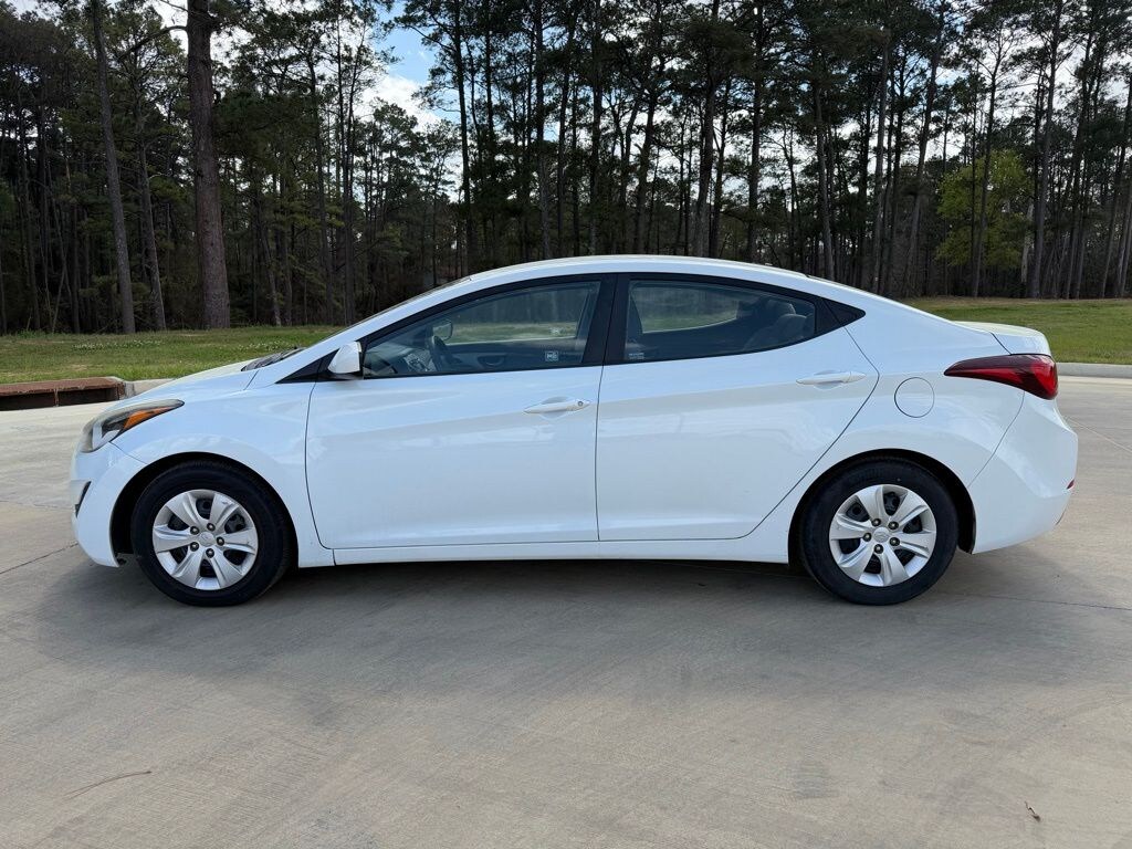 Used 2016 Hyundai Elantra SE Sedan