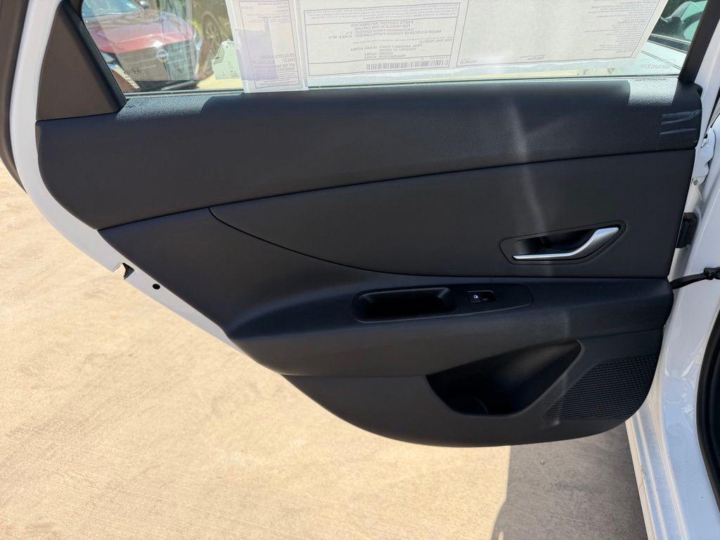 2026 Hyundai Elantra Limited - Photo 15