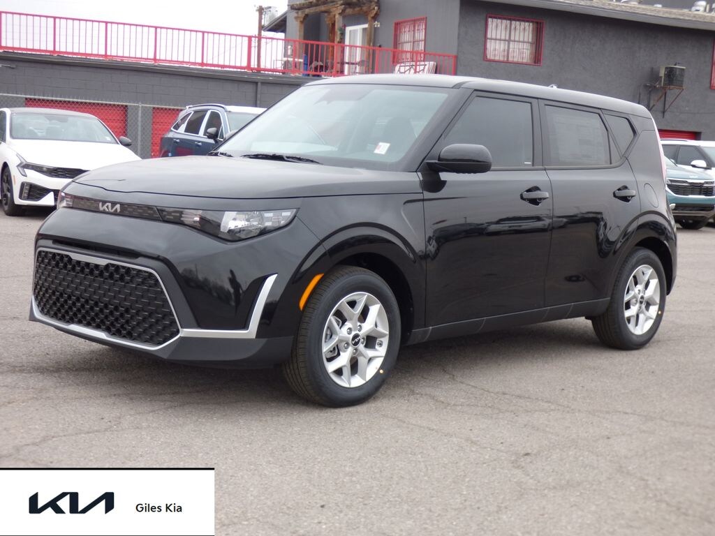 New 2025 Kia Soul LX Hatchback