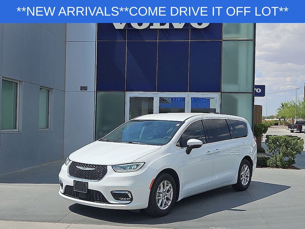 Used 2023 Chrysler Pacifica Touring L Minivan/Van
