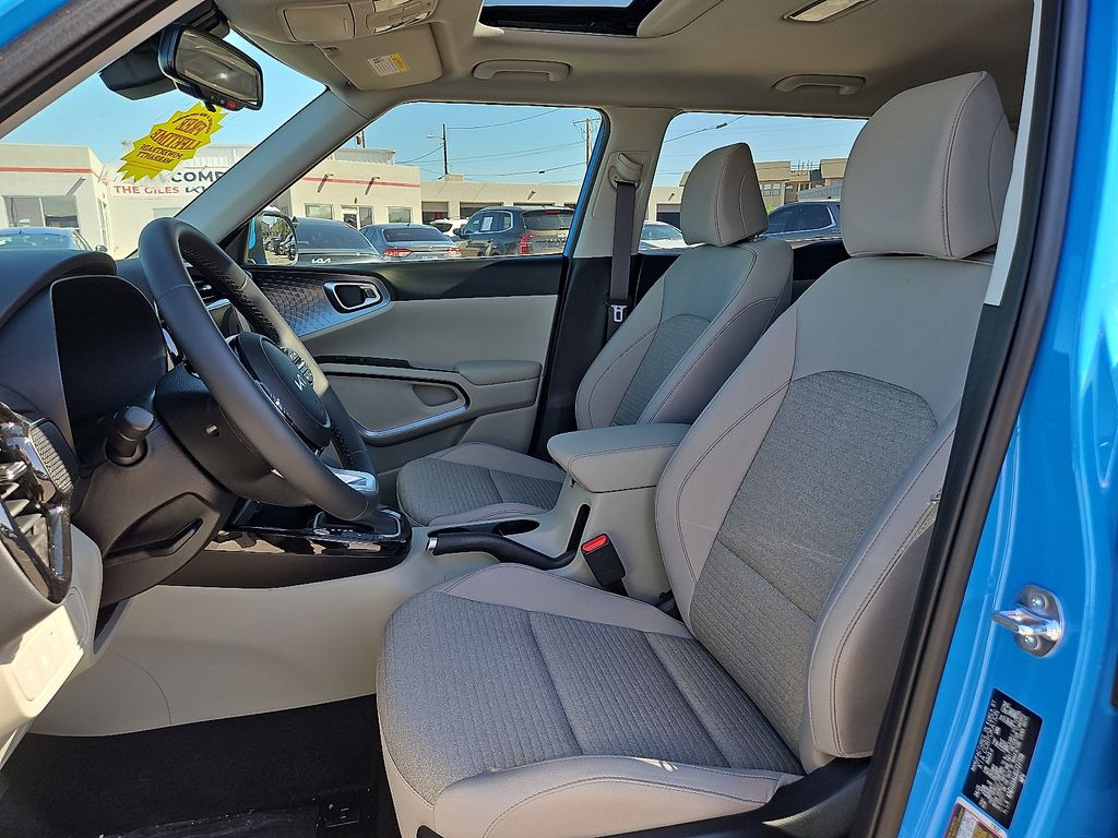 2025 Kia Soul EX - Photo 19