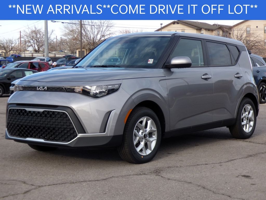 New 2025 Kia Soul LX Hatchback