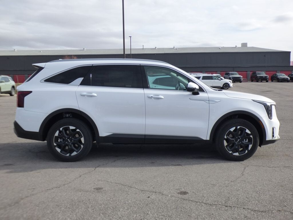 New 2025 Kia Sorento S SUV