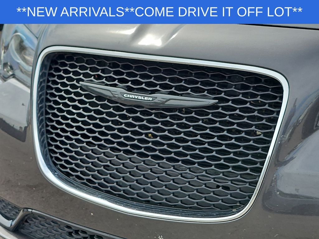 Used 2022 Chrysler 300 Touring Sedan