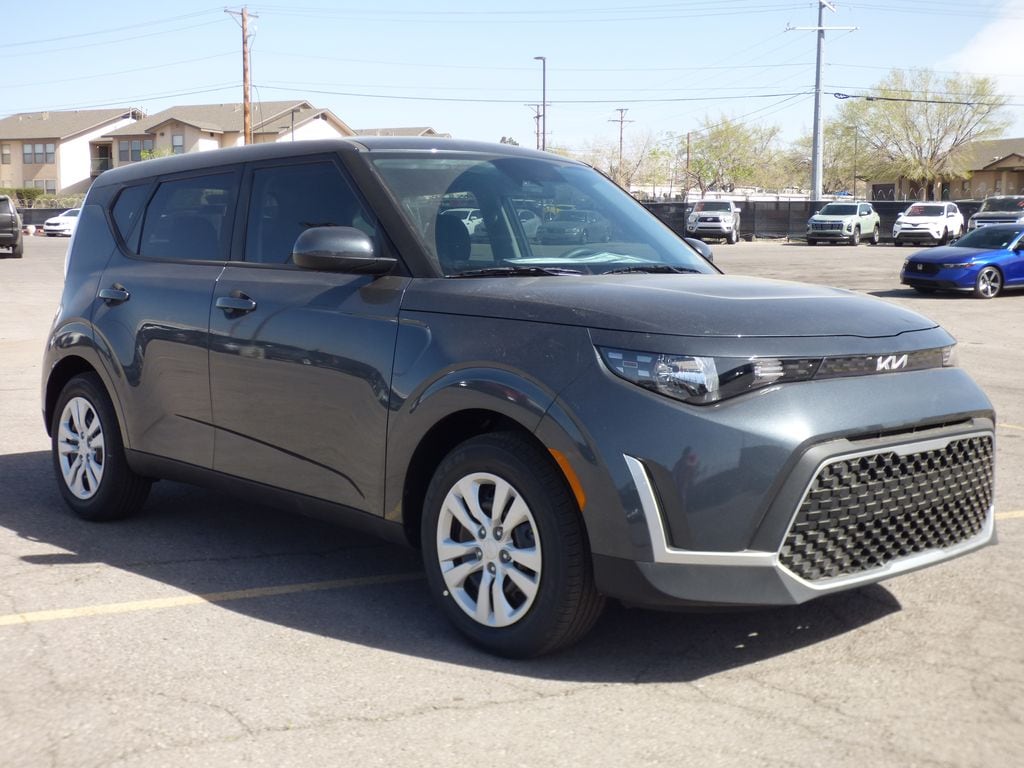 New 2025 Kia Soul LX Hatchback