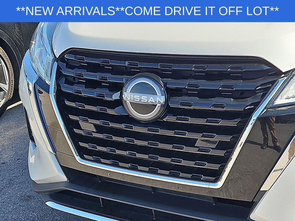 Used 2024 Nissan Kicks SV SUV