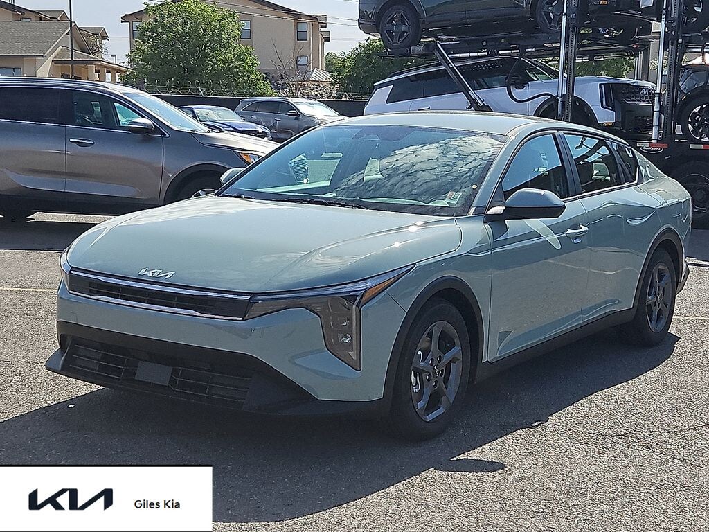 New 2026 Kia K4 LXS Sedan