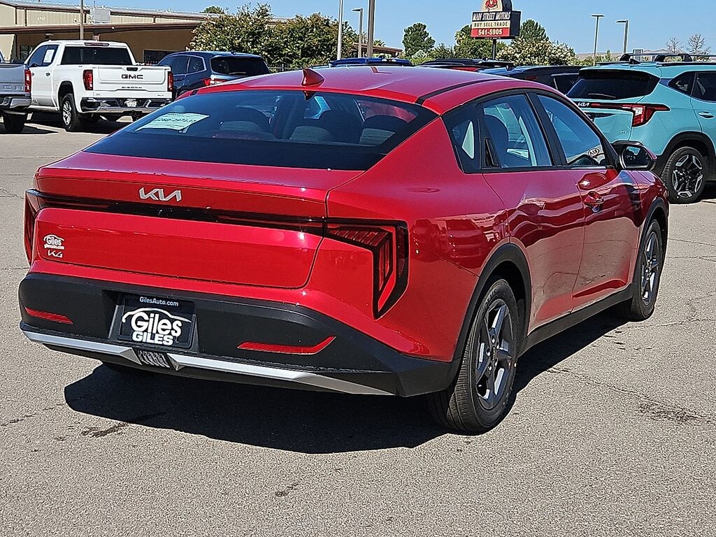 New 2026 Kia K4 LXS Sedan