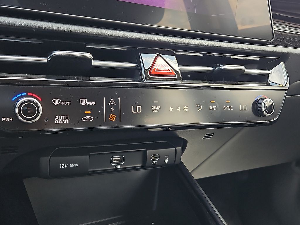 2025 Kia Niro SX Touring - Photo 27