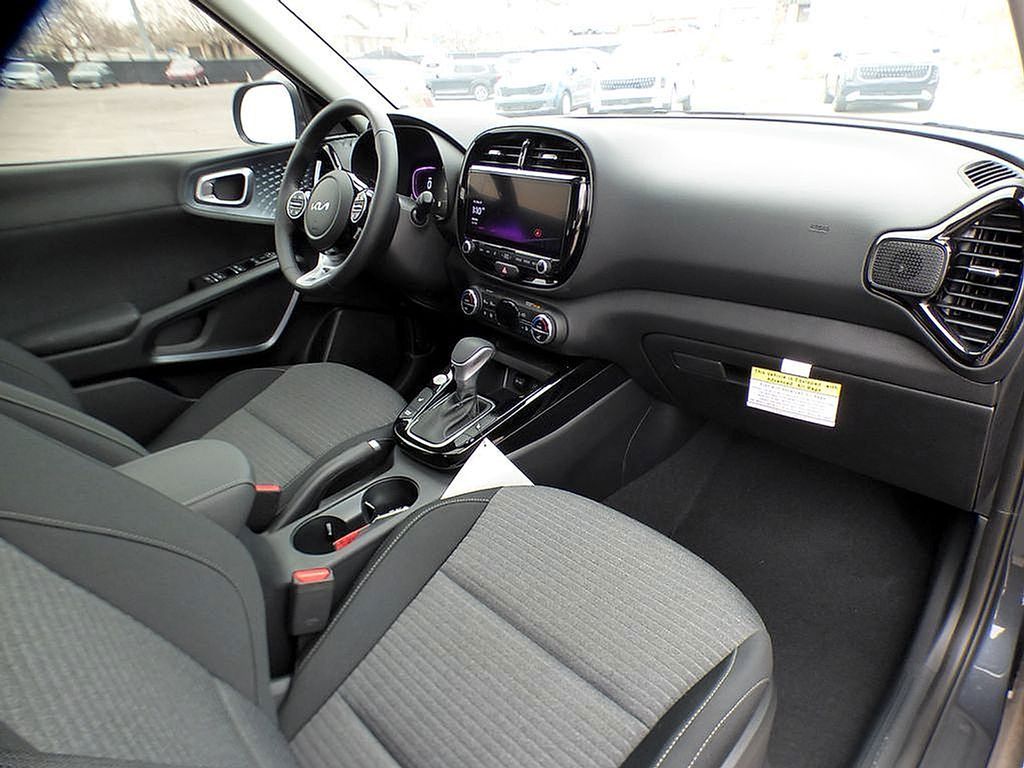 2025 Kia Soul EX - Photo 20