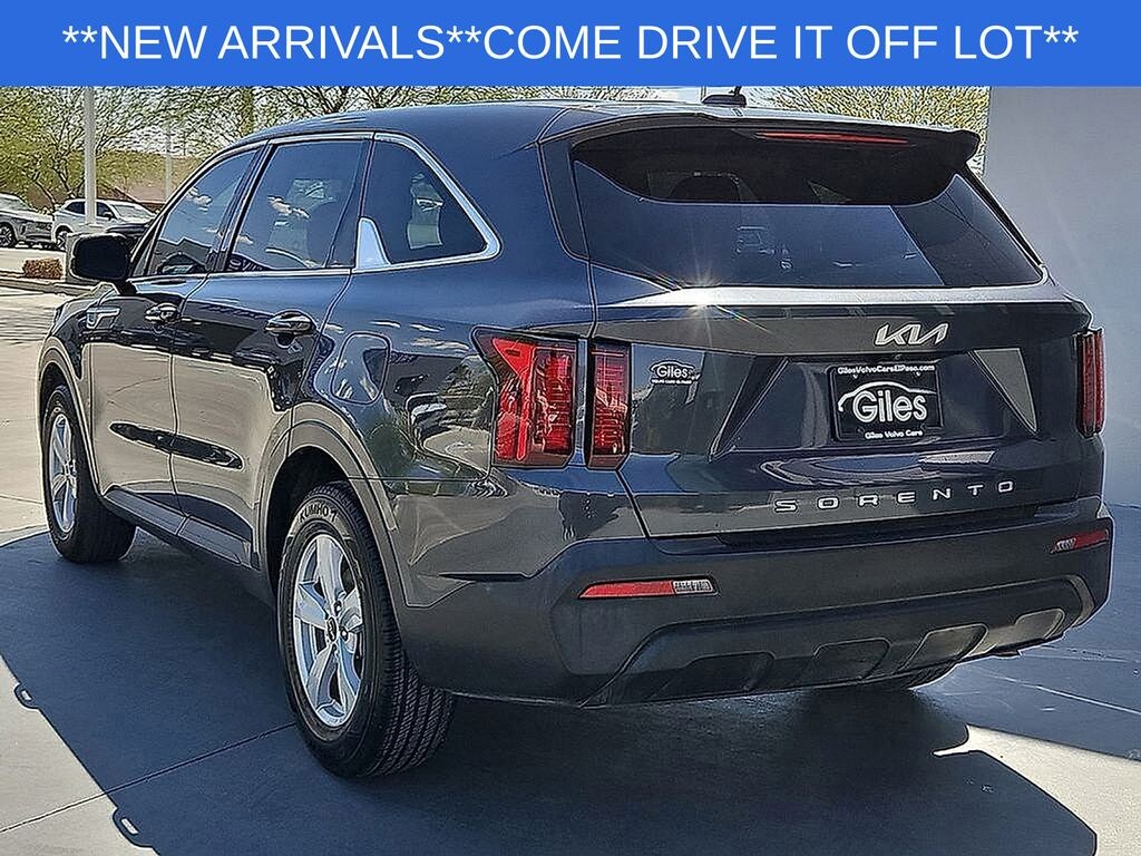 Used 2022 Kia Sorento LX SUV