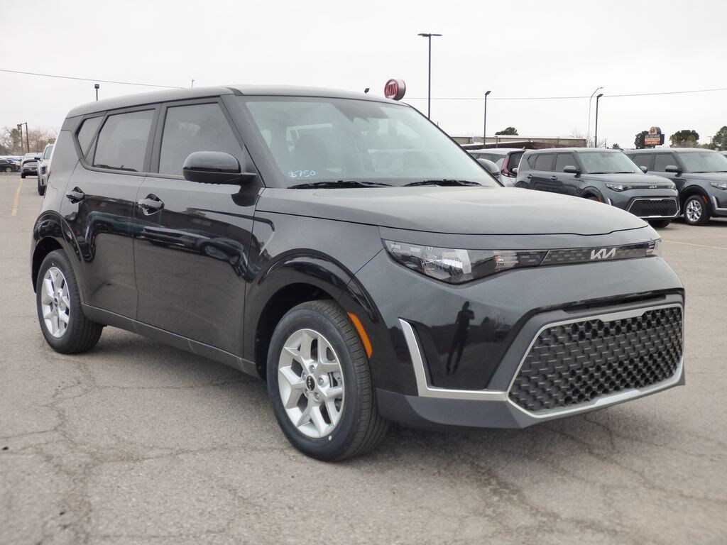New 2025 Kia Soul LX Hatchback