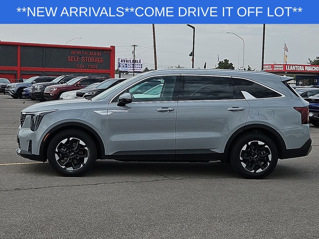 Used 2024 Kia Sorento S SUV