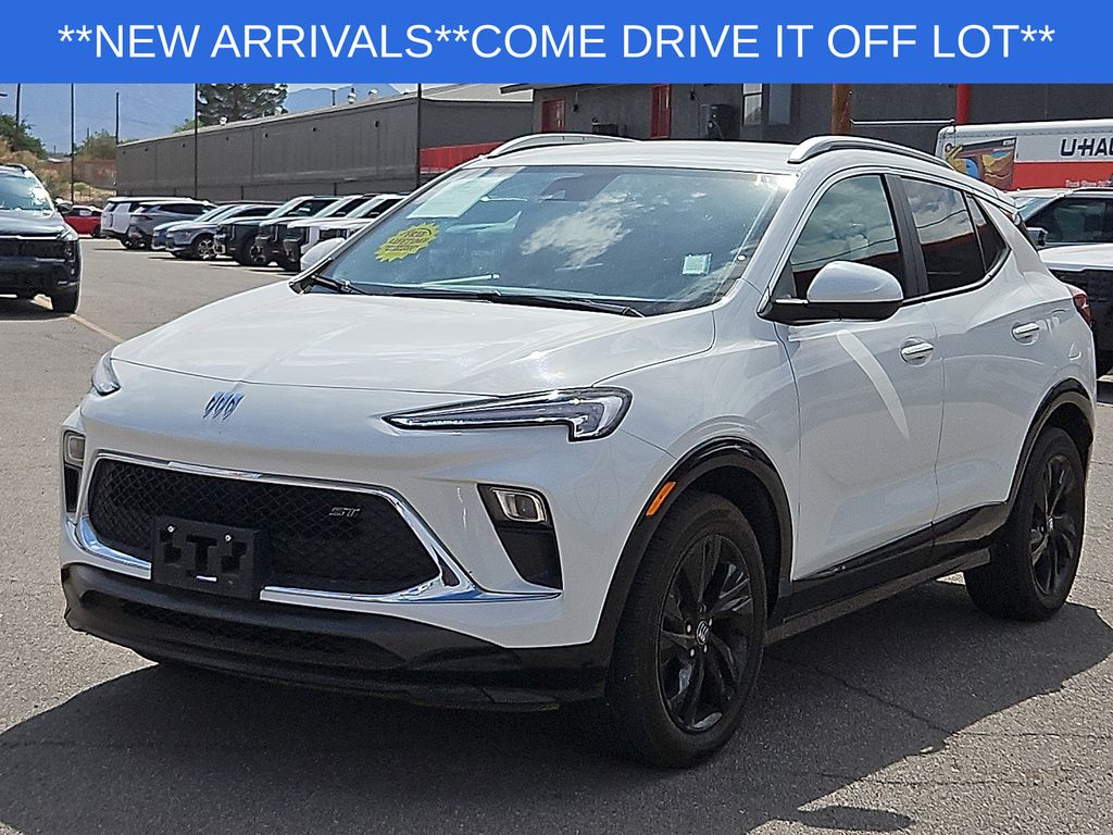 2024 Buick Encore GX Sport Touring's photo