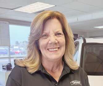 Staff member Suzanne Koesters from ID_b554ca