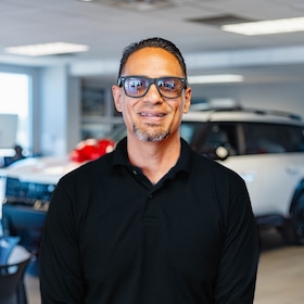 Staff member Oscar Hernandez from ID_87a270