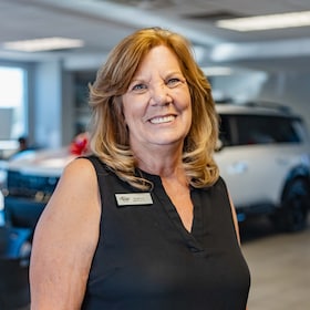Staff member Suzanne Koesters from ID_b554ca