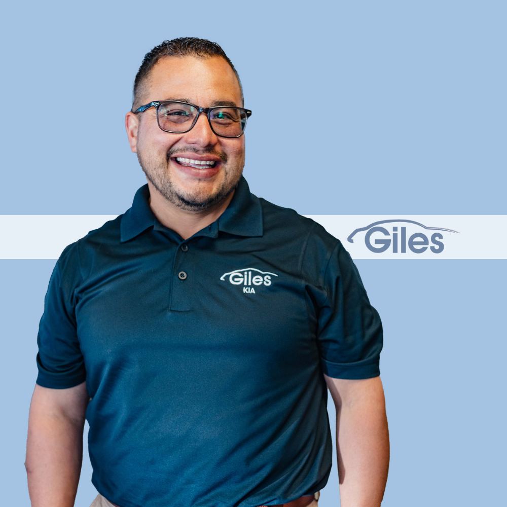 Staff member Victor Pasillas from ID_b554ca