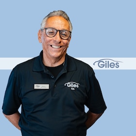 Staff member Arturo Tovar from ID_b554ca