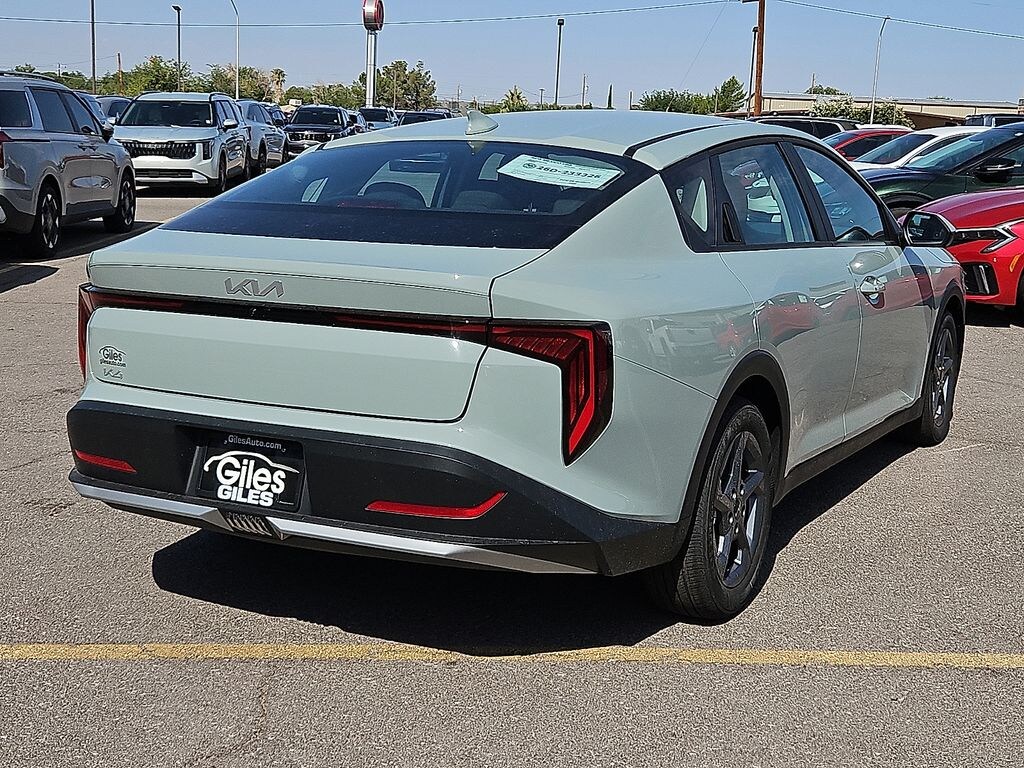 New 2026 Kia K4 LXS Sedan