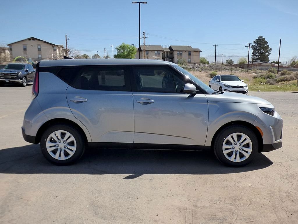 New 2025 Kia Soul LX Hatchback