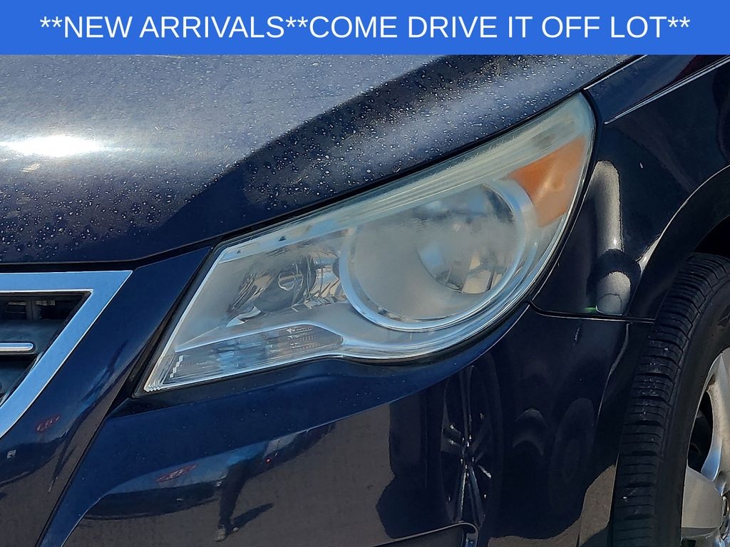 Used 2010 Volkswagen Routan SE Minivan/Van