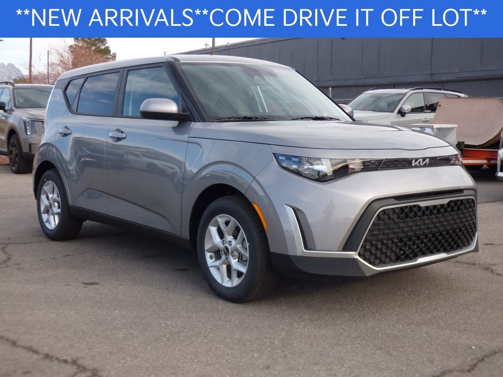 New 2025 Kia Soul LX Hatchback