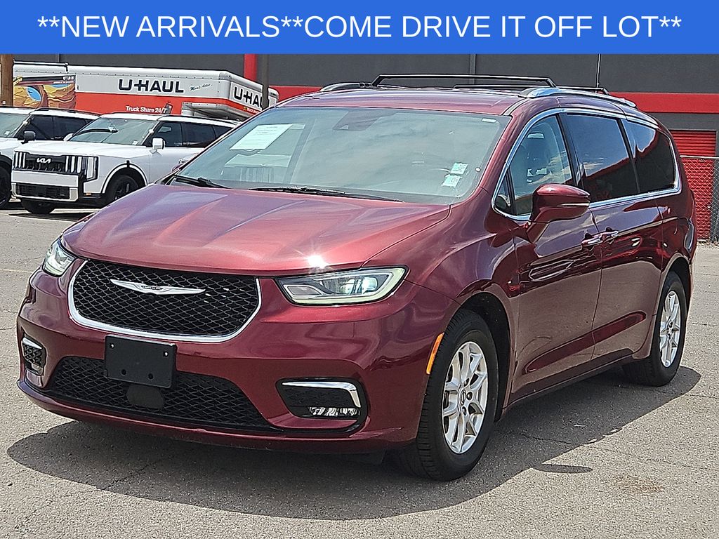 2021 Chrysler Pacifica Touring L's photo
