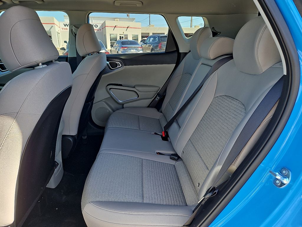 2025 Kia Soul EX - Photo 15