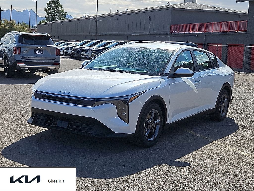 New 2026 Kia K4 LXS Sedan