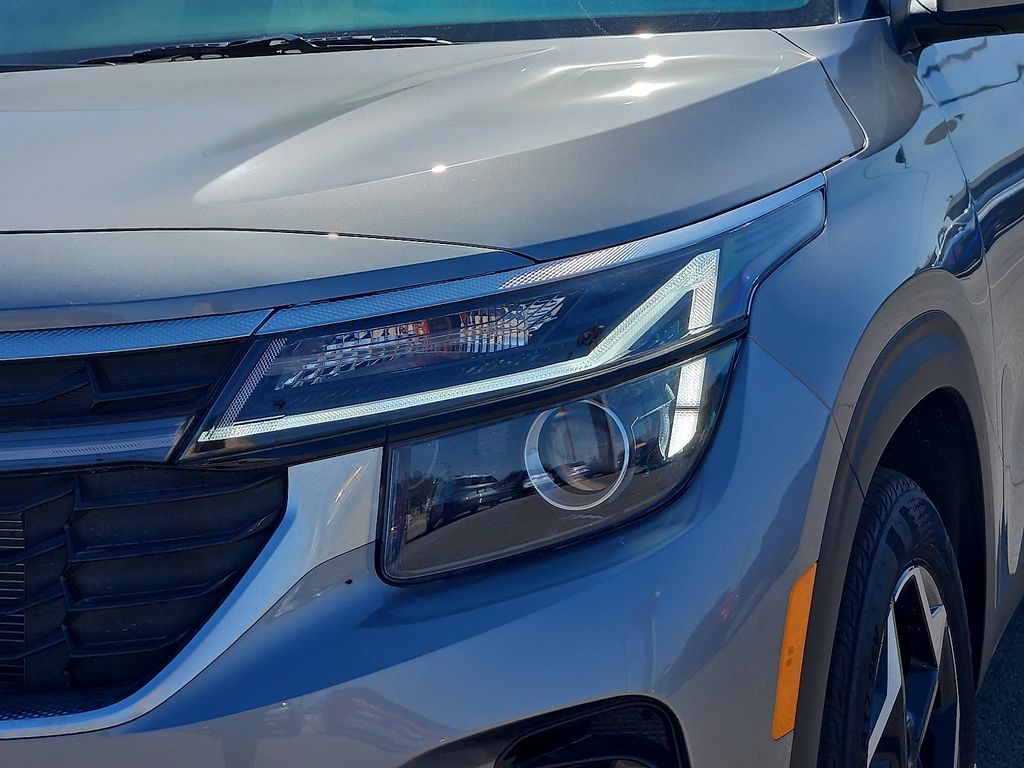 2026 Kia Seltos EX - Photo 9