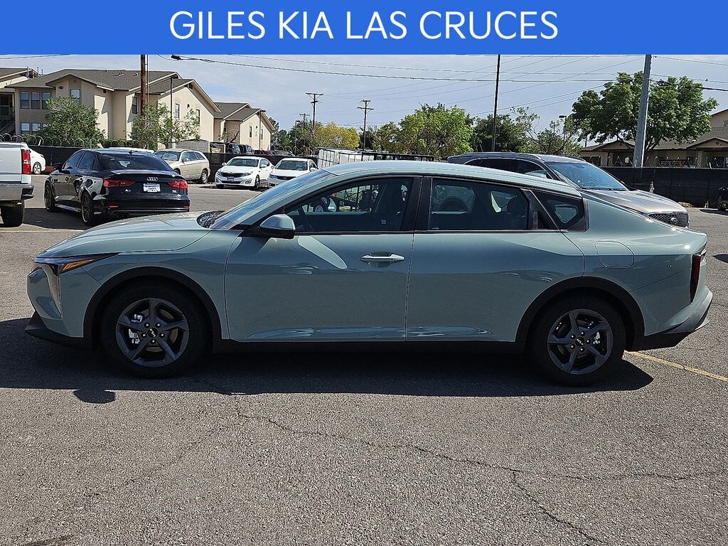 New 2026 Kia K4 LXS Sedan