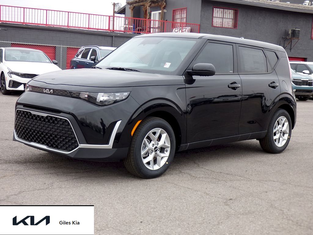 2025 Kia Soul 2.0L LX IVT's photo