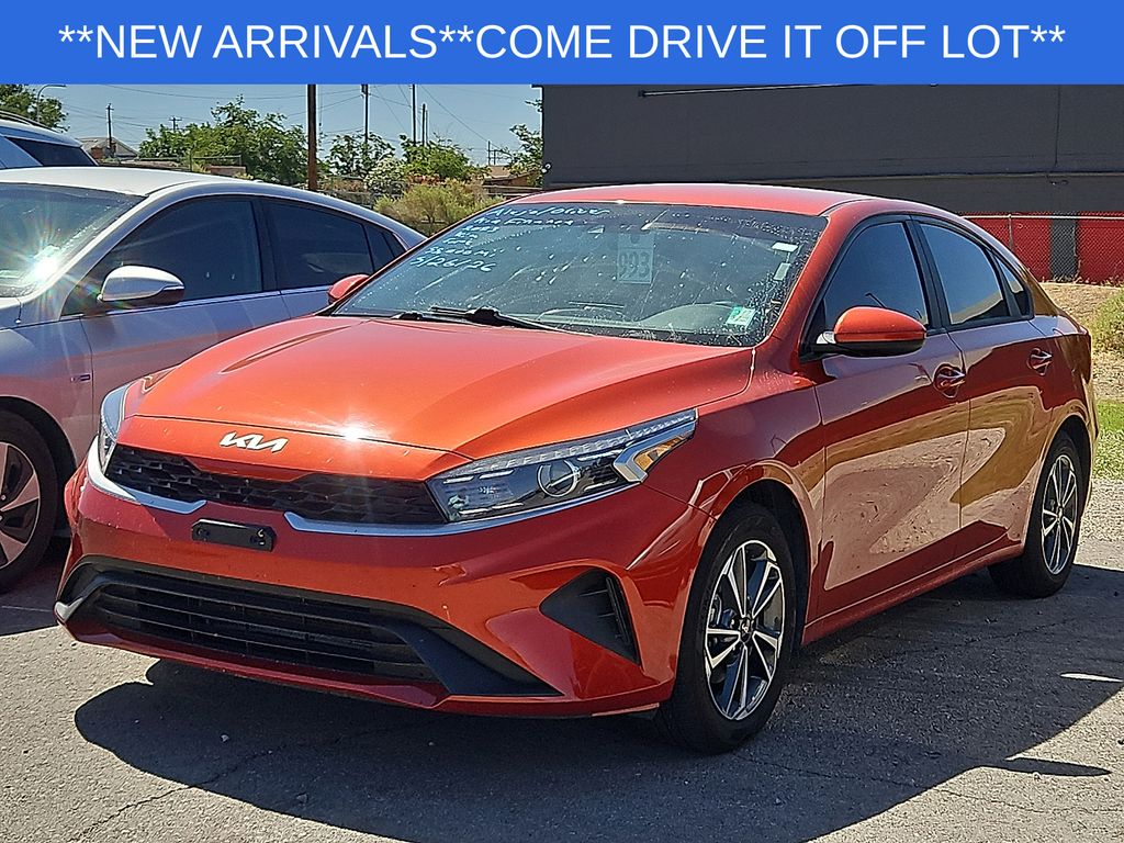 2023 Kia Forte LXS AT's photo