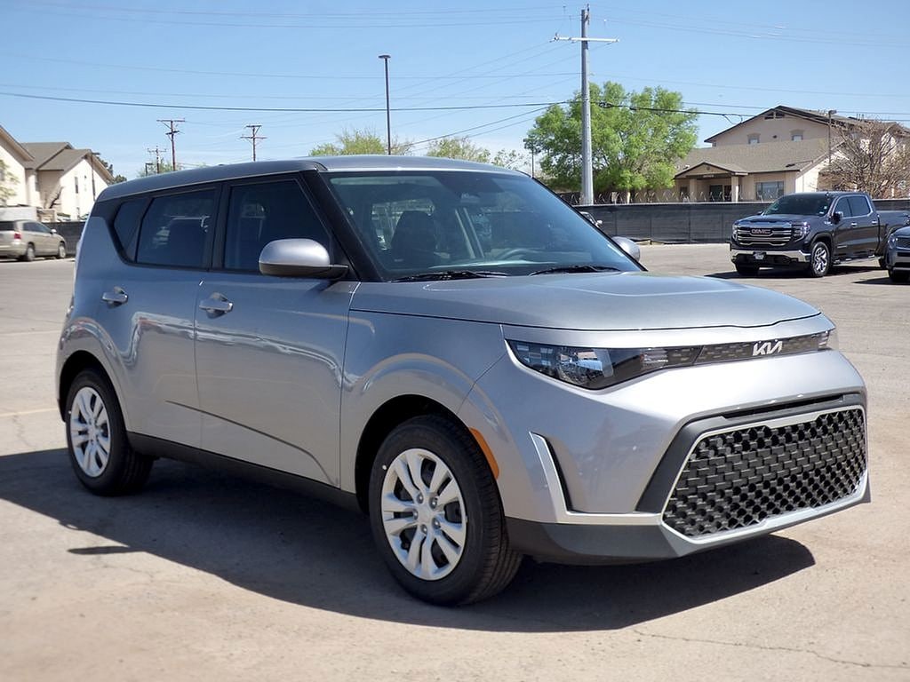 New 2025 Kia Soul LX Hatchback