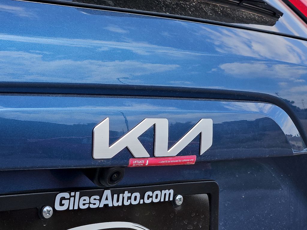2025 Kia Niro SX Touring - Photo 14