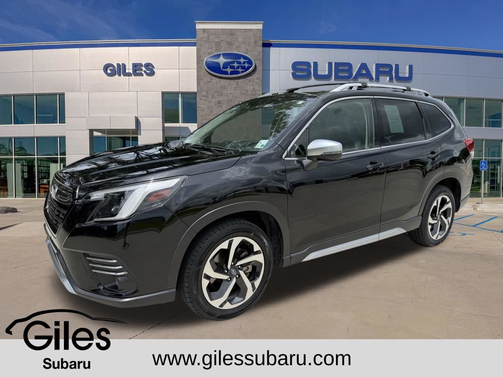 2023 Subaru Forester Touring's photo