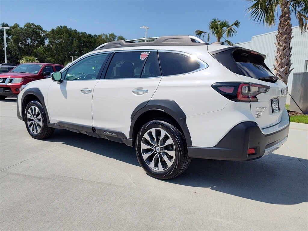 2023 Subaru Outback Touring photo 4