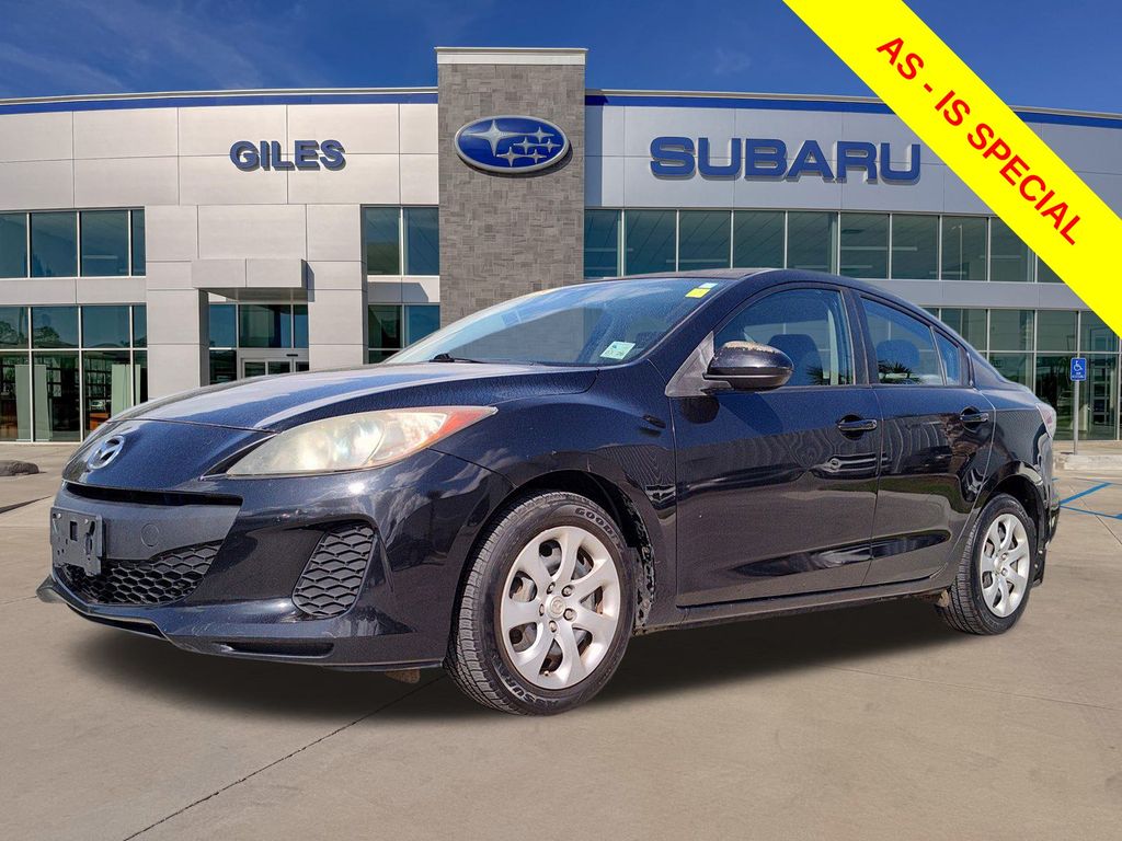 2013 Mazda MAZDA3 i Sport's photo