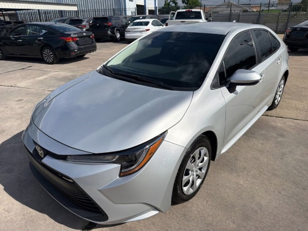 2025 Toyota Corolla LE CVT's photo