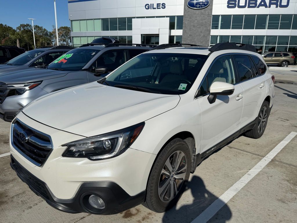 2019 Subaru Outback Limited's photo