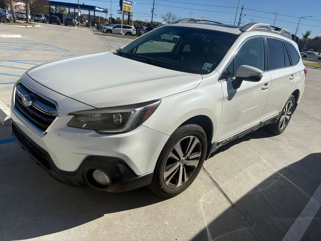 2018 Subaru Outback Limited's photo