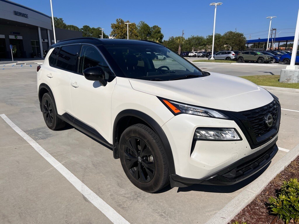 2023 Nissan Rogue SV photo 2