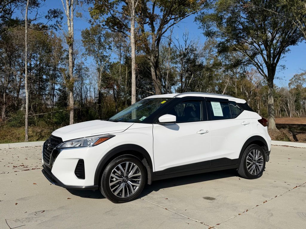 2024 Nissan Kicks SV's photo