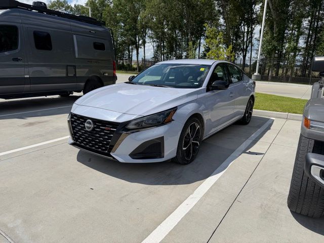 2024 Nissan Altima 2.5 SR's photo