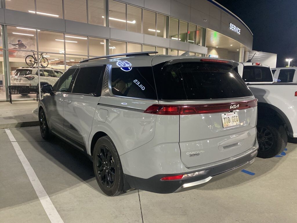 Used 2024 Kia Carnival SX Minivan/Van