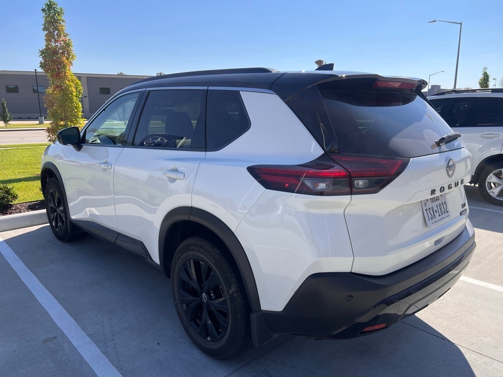 2023 Nissan Rogue SV photo 4