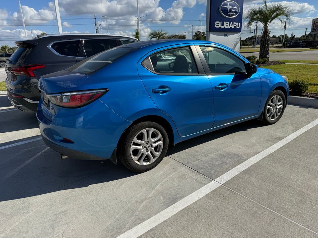 2017 Toyota Yaris iA Base photo 4