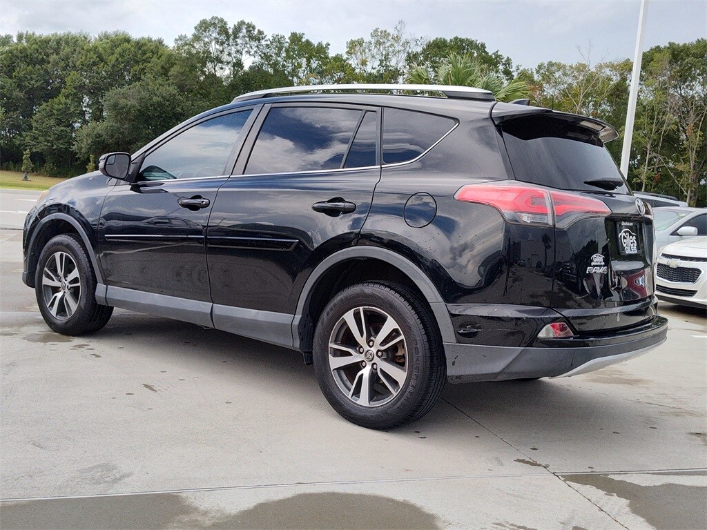 2016 Toyota RAV4 XLE photo 4