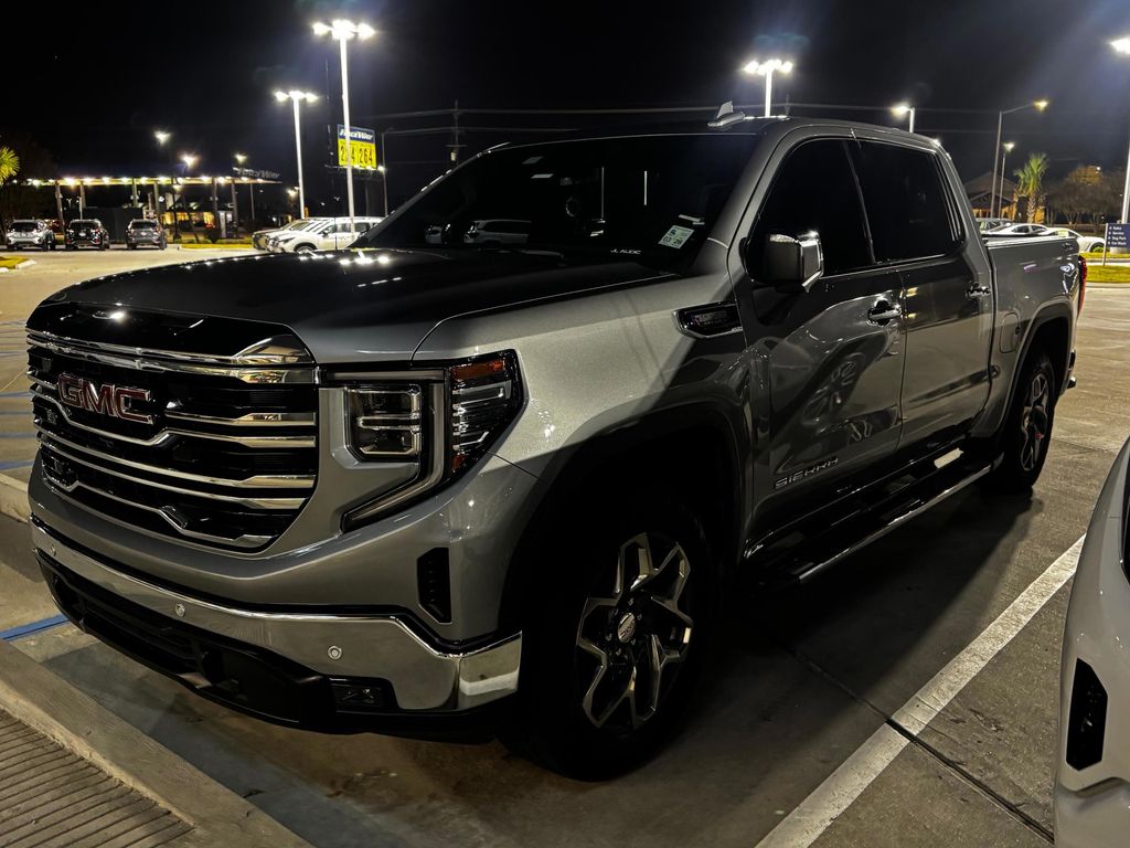 2024 GMC Sierra 1500 SLT's photo